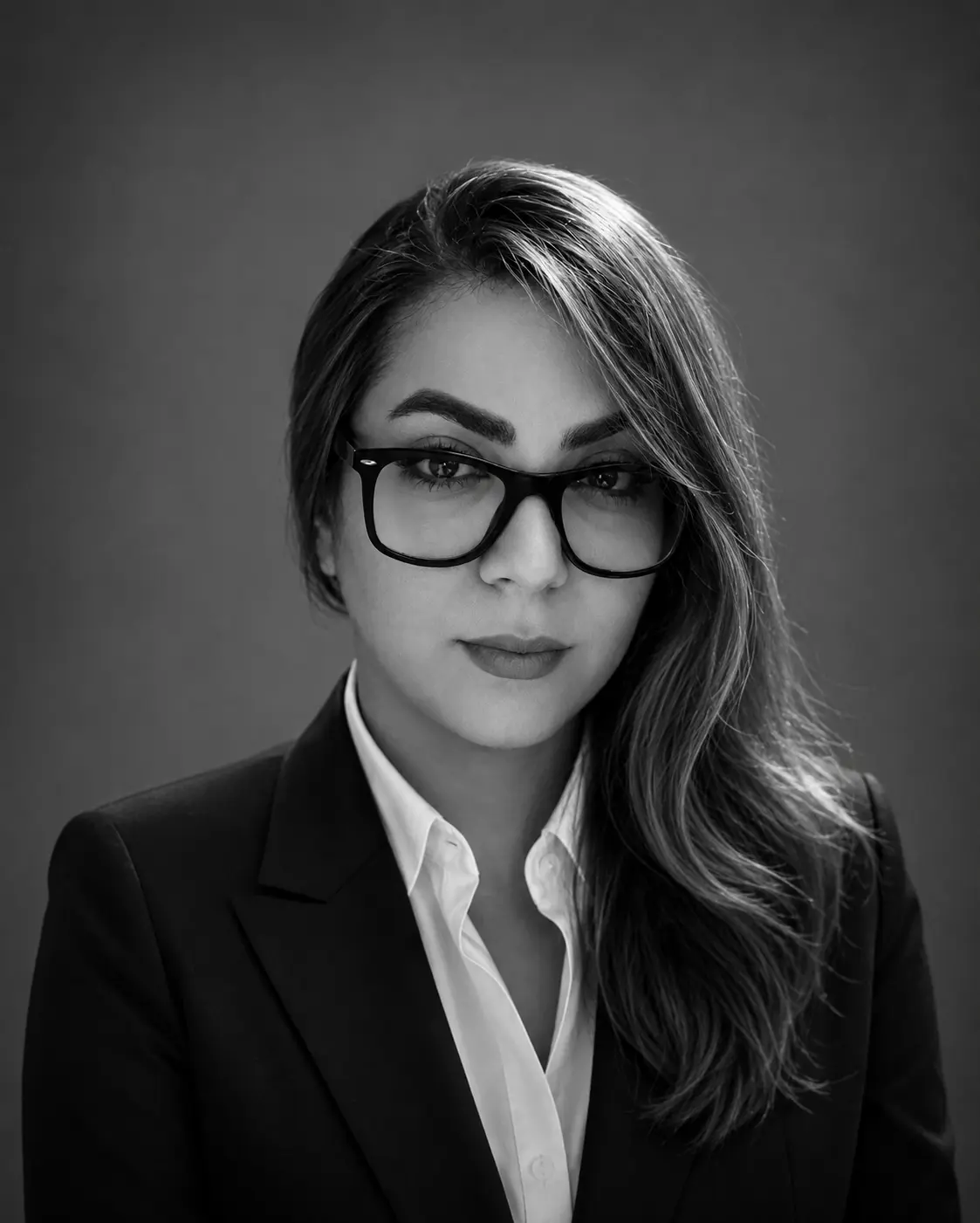 سارا حنیفی